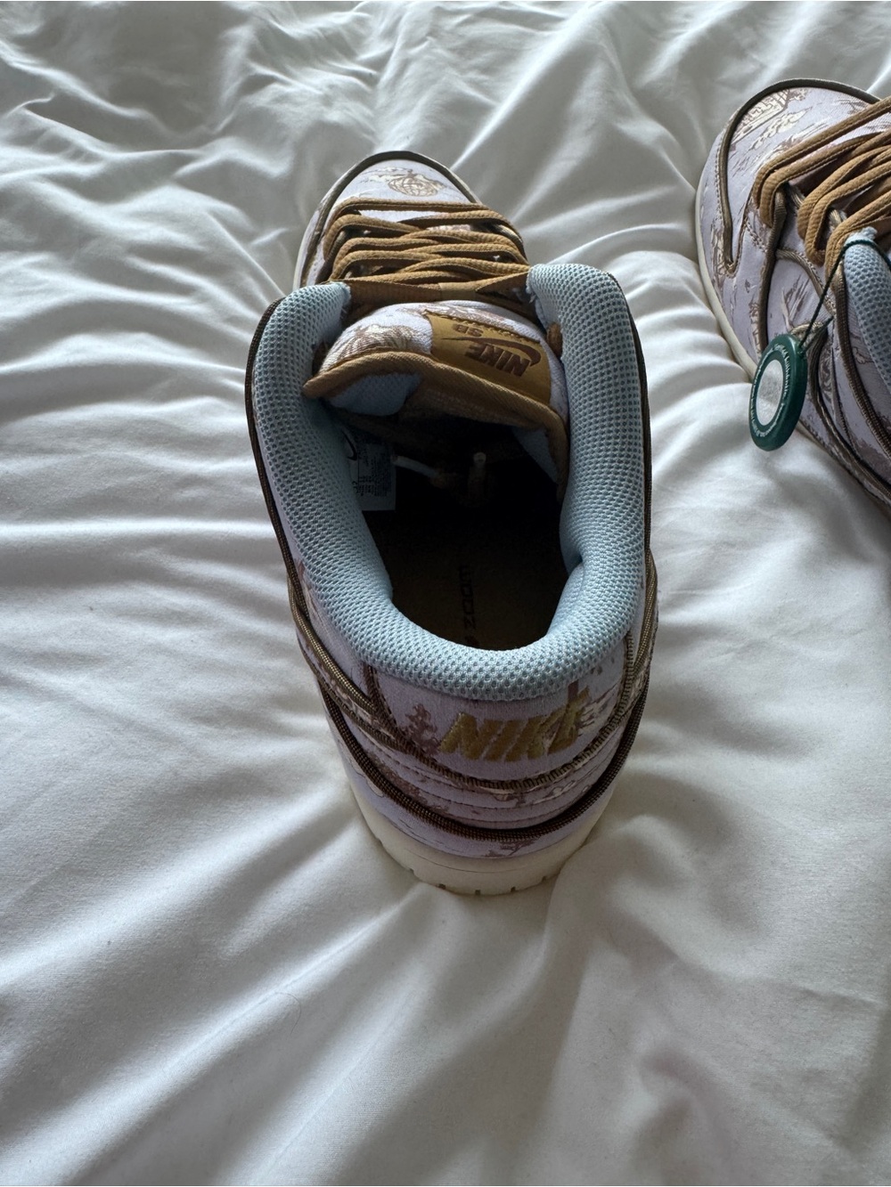 Nike Purple and White SB Skate Shoe Box - Picture 13 of 14